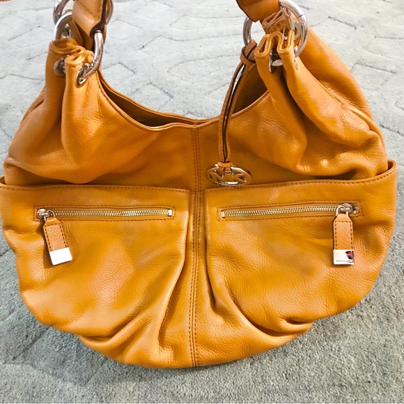 Micheal Kors Vintage Genuine Leather Shoulder Bag Mustard Yellow/Silver Hardware - Picture 4 of 14